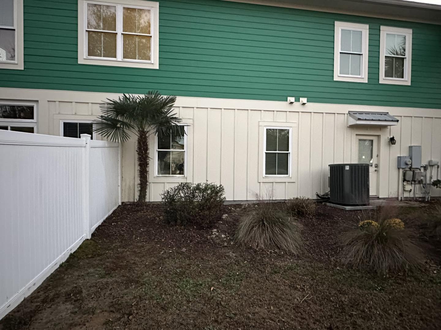Commercial building exterior cleaning